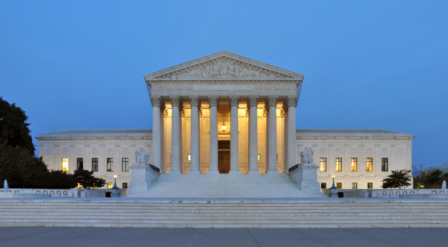 Panorama_of_United_States_Supreme_Court_Building_at_Dusk-897x494